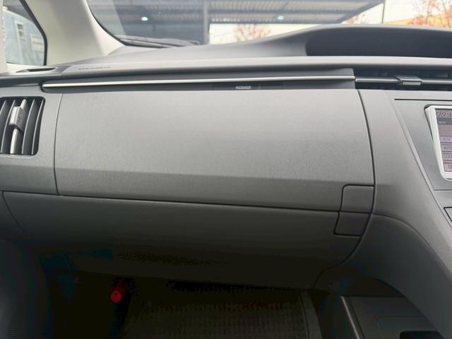 プリウス Ｓ　車両品質評価書付き　純正ナビゲーション　ＴＶ　バックカメラ　オートライト　ＥＴＣ　ＤＶＤ／ＣＤ　スマートキー　ステアリングリモコン　電動格納ミラー　運転席パワーウインドウ　助手席側パワーウインドウ（42枚目）