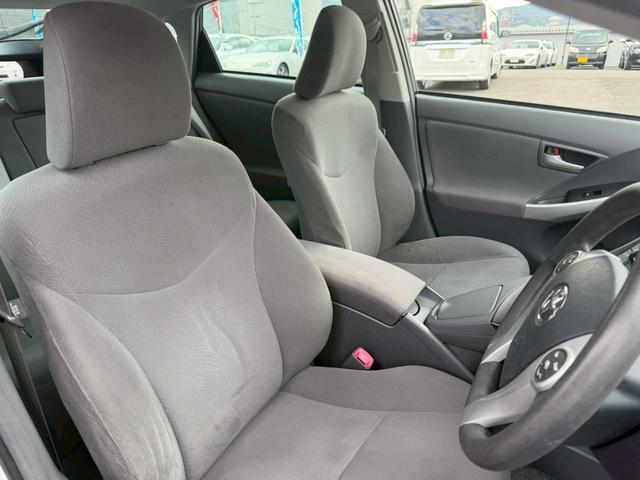 プリウス Ｓ　車両品質評価書付き　純正ナビゲーション　ＴＶ　バックカメラ　オートライト　ＥＴＣ　ＤＶＤ／ＣＤ　スマートキー　ステアリングリモコン　電動格納ミラー　運転席パワーウインドウ　助手席側パワーウインドウ（48枚目）