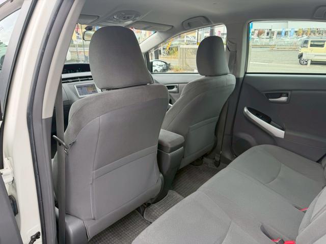 プリウス Ｓ　車両品質評価書付き　純正ナビゲーション　ＴＶ　バックカメラ　オートライト　ＥＴＣ　ＤＶＤ／ＣＤ　スマートキー　ステアリングリモコン　電動格納ミラー　運転席パワーウインドウ　助手席側パワーウインドウ（65枚目）