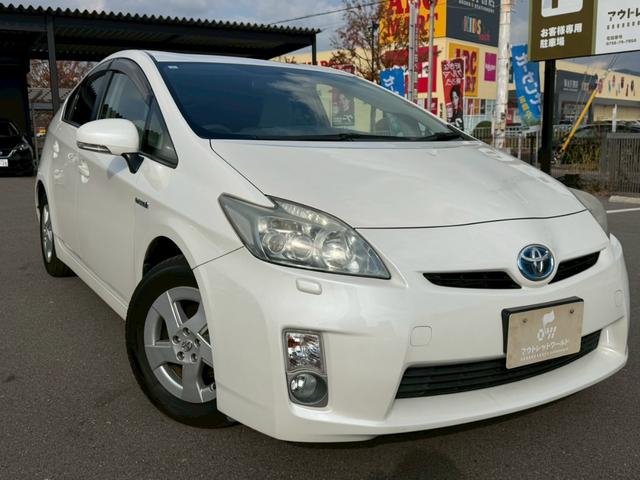 プリウス Ｓ　ＬＥＤエディション　車両品質評価書付き　バックカメラ　カーナビ　オートライト　ＥＴＣ　テレビ機能　ＣＤ・ＤＶＤ　スマートキー　スペアキー有　全席パワーウィンド―　ステアリングリモコン　ＡＣ機能　電動格納ミラー（10枚目）