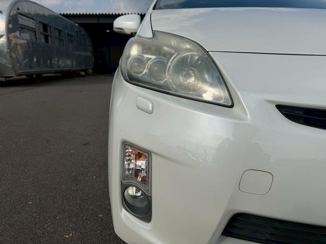 プリウス Ｓ　ＬＥＤエディション　車両品質評価書付き　バックカメラ　カーナビ　オートライト　ＥＴＣ　テレビ機能　ＣＤ・ＤＶＤ　スマートキー　スペアキー有　全席パワーウィンド―　ステアリングリモコン　ＡＣ機能　電動格納ミラー（16枚目）