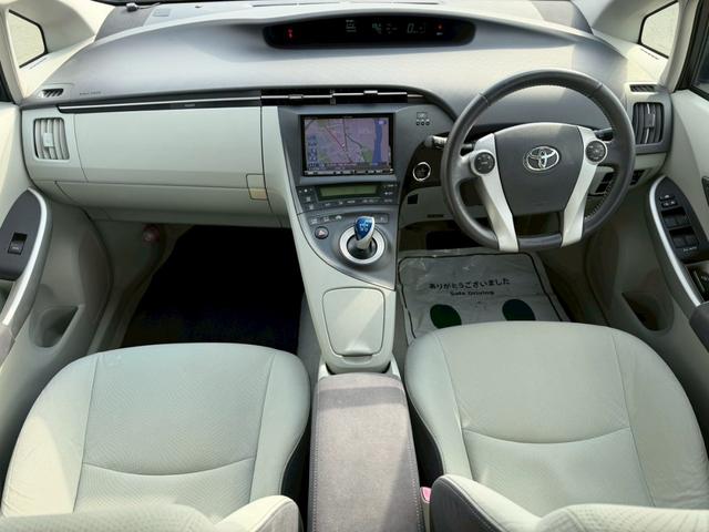 プリウス Ｓ　ＬＥＤエディション　車両品質評価書付き　バックカメラ　カーナビ　オートライト　ＥＴＣ　テレビ機能　ＣＤ・ＤＶＤ　スマートキー　スペアキー有　全席パワーウィンド―　ステアリングリモコン　ＡＣ機能　電動格納ミラー（23枚目）