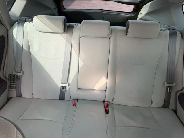 プリウス Ｓ　ＬＥＤエディション　車両品質評価書付き　バックカメラ　カーナビ　オートライト　ＥＴＣ　テレビ機能　ＣＤ・ＤＶＤ　スマートキー　スペアキー有　全席パワーウィンド―　ステアリングリモコン　ＡＣ機能　電動格納ミラー（24枚目）