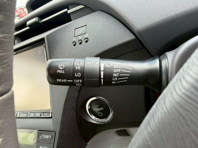 プリウス Ｓ　ＬＥＤエディション　車両品質評価書付き　バックカメラ　カーナビ　オートライト　ＥＴＣ　テレビ機能　ＣＤ・ＤＶＤ　スマートキー　スペアキー有　全席パワーウィンド―　ステアリングリモコン　ＡＣ機能　電動格納ミラー（28枚目）