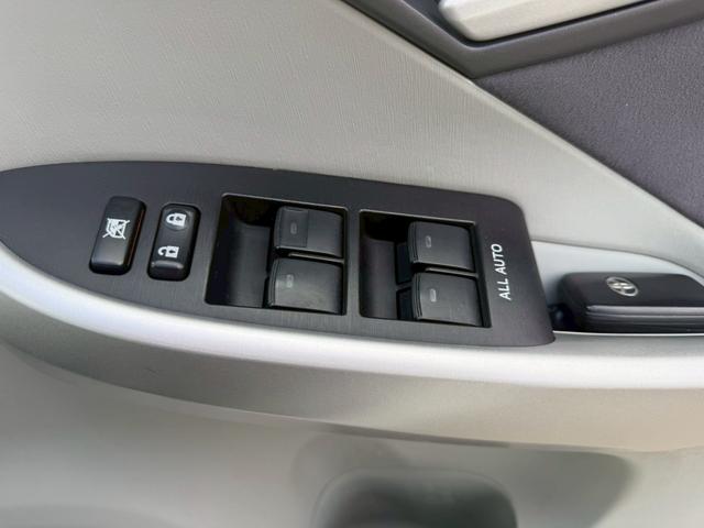 プリウス Ｓ　ＬＥＤエディション　車両品質評価書付き　バックカメラ　カーナビ　オートライト　ＥＴＣ　テレビ機能　ＣＤ・ＤＶＤ　スマートキー　スペアキー有　全席パワーウィンド―　ステアリングリモコン　ＡＣ機能　電動格納ミラー（31枚目）