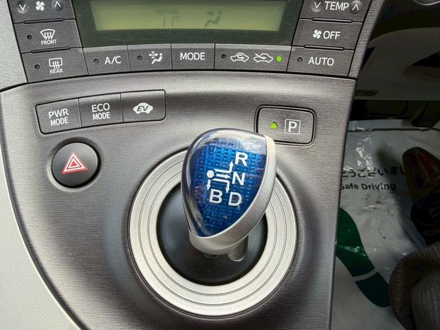 プリウス Ｓ　ＬＥＤエディション　車両品質評価書付き　バックカメラ　カーナビ　オートライト　ＥＴＣ　テレビ機能　ＣＤ・ＤＶＤ　スマートキー　スペアキー有　全席パワーウィンド―　ステアリングリモコン　ＡＣ機能　電動格納ミラー（38枚目）