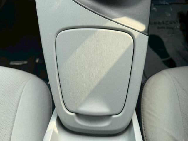 プリウス Ｓ　ＬＥＤエディション　車両品質評価書付き　バックカメラ　カーナビ　オートライト　ＥＴＣ　テレビ機能　ＣＤ・ＤＶＤ　スマートキー　スペアキー有　全席パワーウィンド―　ステアリングリモコン　ＡＣ機能　電動格納ミラー（39枚目）