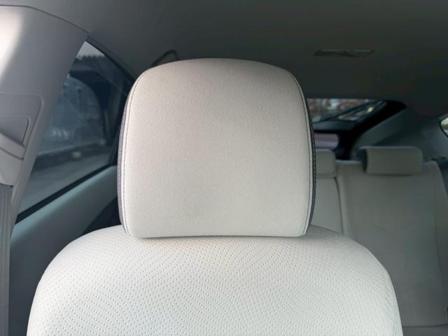 プリウス Ｓ　ＬＥＤエディション　車両品質評価書付き　バックカメラ　カーナビ　オートライト　ＥＴＣ　テレビ機能　ＣＤ・ＤＶＤ　スマートキー　スペアキー有　全席パワーウィンド―　ステアリングリモコン　ＡＣ機能　電動格納ミラー（49枚目）