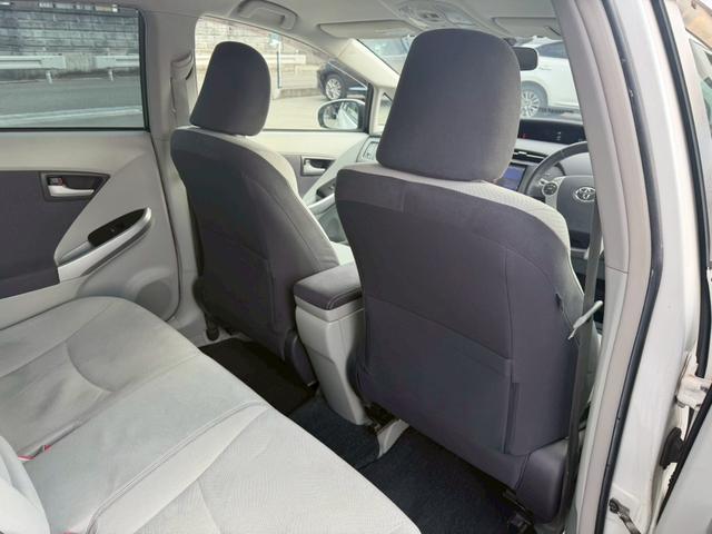 プリウス Ｓ　ＬＥＤエディション　車両品質評価書付き　バックカメラ　カーナビ　オートライト　ＥＴＣ　テレビ機能　ＣＤ・ＤＶＤ　スマートキー　スペアキー有　全席パワーウィンド―　ステアリングリモコン　ＡＣ機能　電動格納ミラー（53枚目）