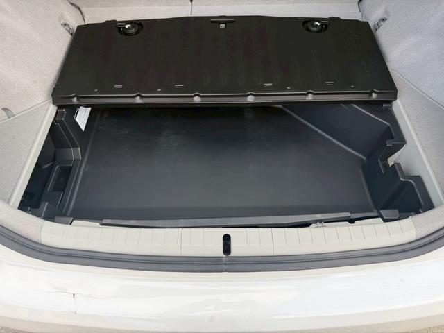 プリウス Ｓ　ＬＥＤエディション　車両品質評価書付き　バックカメラ　カーナビ　オートライト　ＥＴＣ　テレビ機能　ＣＤ・ＤＶＤ　スマートキー　スペアキー有　全席パワーウィンド―　ステアリングリモコン　ＡＣ機能　電動格納ミラー（63枚目）