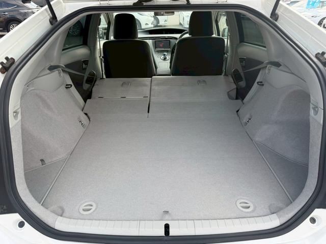 プリウス Ｓ　ＬＥＤエディション　車両品質評価書付き　バックカメラ　カーナビ　オートライト　ＥＴＣ　テレビ機能　ＣＤ・ＤＶＤ　スマートキー　スペアキー有　全席パワーウィンド―　ステアリングリモコン　ＡＣ機能　電動格納ミラー（64枚目）