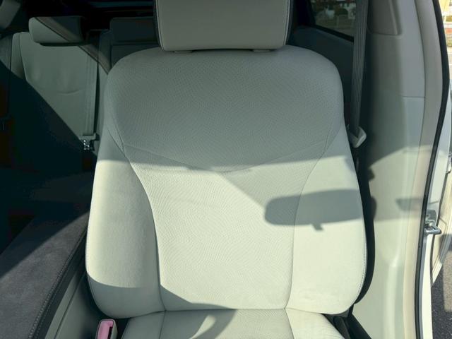 プリウス Ｓ　ＬＥＤエディション　車両品質評価書付き　バックカメラ　カーナビ　オートライト　ＥＴＣ　テレビ機能　ＣＤ・ＤＶＤ　スマートキー　スペアキー有　全席パワーウィンド―　ステアリングリモコン　ＡＣ機能　電動格納ミラー（72枚目）