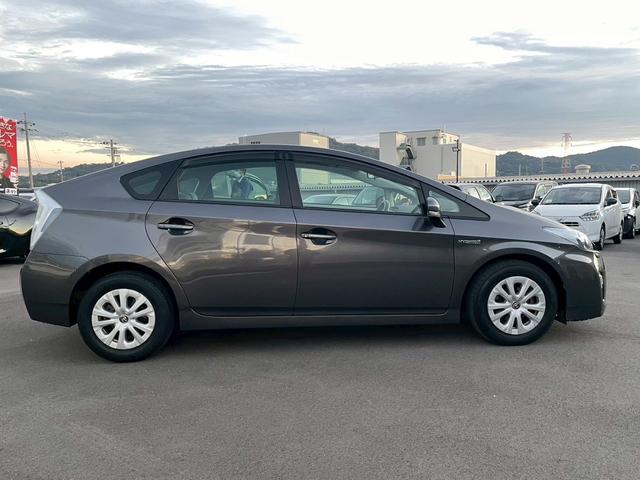 プリウス S LEDエディション 車両品質評価書付 バックカメラ 障害物センサー ワンセグチューナー ETC DVD/CD Bluetooth スマートキー 電動格納ミラー 全席パワーウインドウ シルバーメタリック カーナビゲーション(15枚目)