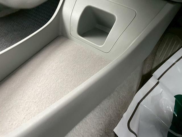 プリウス S LEDエディション 車両品質評価書付 バックカメラ 障害物センサー ワンセグチューナー ETC DVD/CD Bluetooth スマートキー 電動格納ミラー 全席パワーウインドウ シルバーメタリック カーナビゲーション(38枚目)