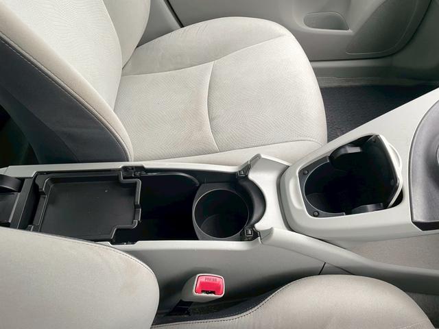 プリウス S LEDエディション 車両品質評価書付 バックカメラ 障害物センサー ワンセグチューナー ETC DVD/CD Bluetooth スマートキー 電動格納ミラー 全席パワーウインドウ シルバーメタリック カーナビゲーション(40枚目)