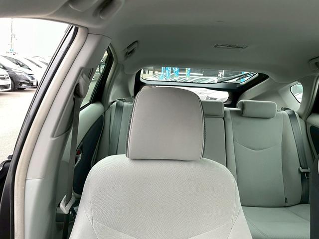 プリウス S LEDエディション 車両品質評価書付 バックカメラ 障害物センサー ワンセグチューナー ETC DVD/CD Bluetooth スマートキー 電動格納ミラー 全席パワーウインドウ シルバーメタリック カーナビゲーション(45枚目)