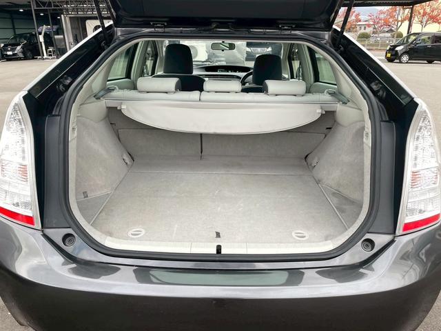 プリウス S LEDエディション 車両品質評価書付 バックカメラ 障害物センサー ワンセグチューナー ETC DVD/CD Bluetooth スマートキー 電動格納ミラー 全席パワーウインドウ シルバーメタリック カーナビゲーション(57枚目)