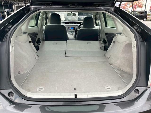 プリウス S LEDエディション 車両品質評価書付 バックカメラ 障害物センサー ワンセグチューナー ETC DVD/CD Bluetooth スマートキー 電動格納ミラー 全席パワーウインドウ シルバーメタリック カーナビゲーション(59枚目)