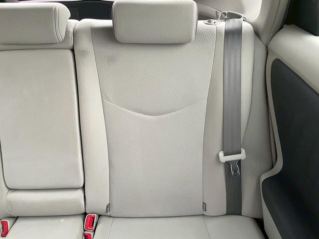 プリウス S LEDエディション 車両品質評価書付 バックカメラ 障害物センサー ワンセグチューナー ETC DVD/CD Bluetooth スマートキー 電動格納ミラー 全席パワーウインドウ シルバーメタリック カーナビゲーション(63枚目)