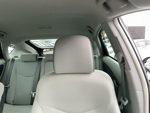 プリウス S LEDエディション 車両品質評価書付 バックカメラ 障害物センサー ワンセグチューナー ETC DVD/CD Bluetooth スマートキー 電動格納ミラー 全席パワーウインドウ シルバーメタリック カーナビゲーション(68枚目)
