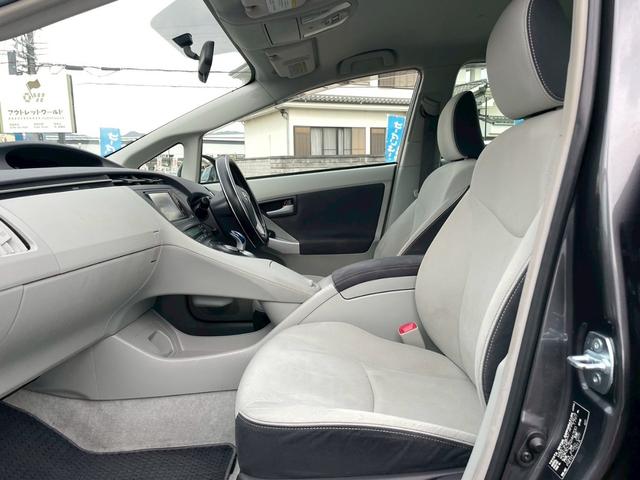 プリウス S LEDエディション 車両品質評価書付 バックカメラ 障害物センサー ワンセグチューナー ETC DVD/CD Bluetooth スマートキー 電動格納ミラー 全席パワーウインドウ シルバーメタリック カーナビゲーション(70枚目)