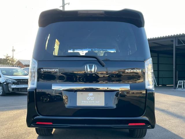 ステップワゴンスパーダ Ｚ　クールスピリット　車両品質評価書付き　両側パワースライドドア　クルーズコントロール　２列目アームレスト付きキャプテンシート　バックカメラ　オートライト　ＥＴＣ　ステアリングリモコン　３列目床下収納　スペアキー有（11枚目）