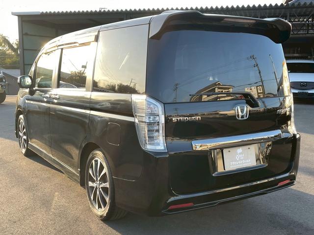 ステップワゴンスパーダ Ｚ　クールスピリット　車両品質評価書付き　両側パワースライドドア　クルーズコントロール　２列目アームレスト付きキャプテンシート　バックカメラ　オートライト　ＥＴＣ　ステアリングリモコン　３列目床下収納　スペアキー有（12枚目）