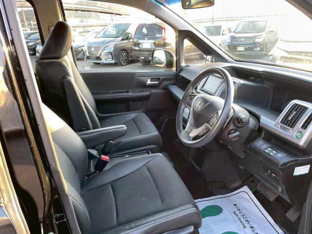 ステップワゴンスパーダ Ｚ　クールスピリット　車両品質評価書付き　両側パワースライドドア　クルーズコントロール　２列目アームレスト付きキャプテンシート　バックカメラ　オートライト　ＥＴＣ　ステアリングリモコン　３列目床下収納　スペアキー有（39枚目）