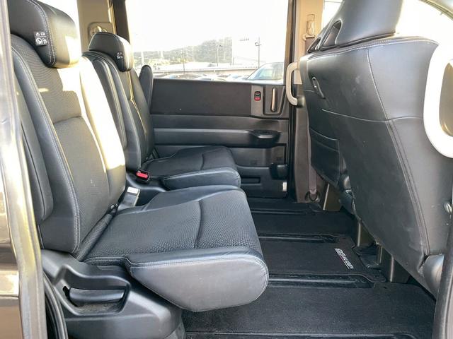 ステップワゴンスパーダ Ｚ　クールスピリット　車両品質評価書付き　両側パワースライドドア　クルーズコントロール　２列目アームレスト付きキャプテンシート　バックカメラ　オートライト　ＥＴＣ　ステアリングリモコン　３列目床下収納　スペアキー有（52枚目）