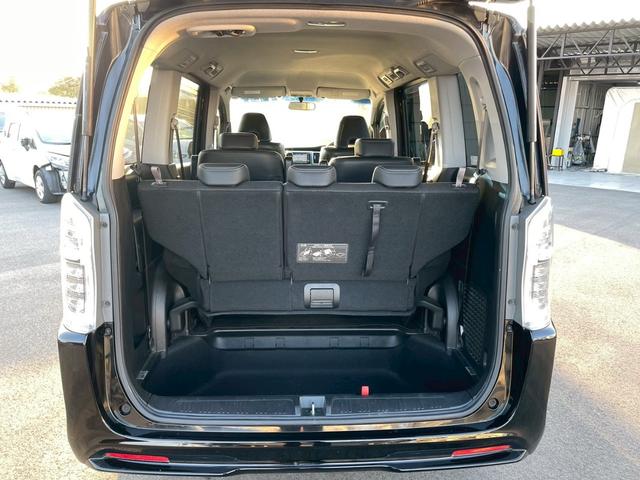 ステップワゴンスパーダ Ｚ　クールスピリット　車両品質評価書付き　両側パワースライドドア　クルーズコントロール　２列目アームレスト付きキャプテンシート　バックカメラ　オートライト　ＥＴＣ　ステアリングリモコン　３列目床下収納　スペアキー有（56枚目）