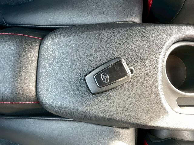 86 GTリミテッド 認定評価付車両 ワンオナー TRDエアロ バックカメラ クルーズコントロール フジツボマフラー ハーフレザーシート ETC フルセグチューナー リアスポイラー LEDヘッドライト(22枚目)