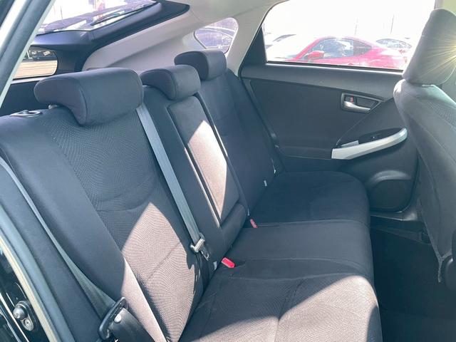 プリウス S 社外18インチAW ステアリングリモコン Bluetooth機能 ETC オートライト 社外マフラー サイド・カーテンエアバック スマートキー HIDヘッドライト カロッツェリアナビ(47枚目)