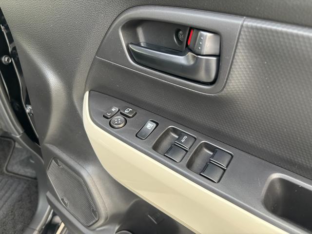 クロスビー ＨＹＢＲＩＤ　ＭＸ　３型　／　社用車　黒／白ツートンカラー　フロントシートヒーター　オートライト　パワーウインドー　キーレスエントリー　パドルシフト　純正１６インチアルミホイール　シート下収納ＢＯＸ　スズキ認定中古車　全国保証（13枚目）