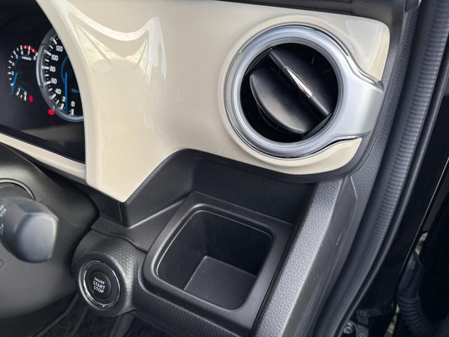 クロスビー ＨＹＢＲＩＤ　ＭＸ　３型　／　社用車　黒／白ツートンカラー　フロントシートヒーター　オートライト　パワーウインドー　キーレスエントリー　パドルシフト　純正１６インチアルミホイール　シート下収納ＢＯＸ　スズキ認定中古車　全国保証（26枚目）