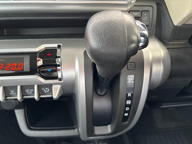 クロスビー ＨＹＢＲＩＤ　ＭＸ　３型　／　社用車　黒／白ツートンカラー　フロントシートヒーター　オートライト　パワーウインドー　キーレスエントリー　パドルシフト　純正１６インチアルミホイール　シート下収納ＢＯＸ　スズキ認定中古車　全国保証（30枚目）