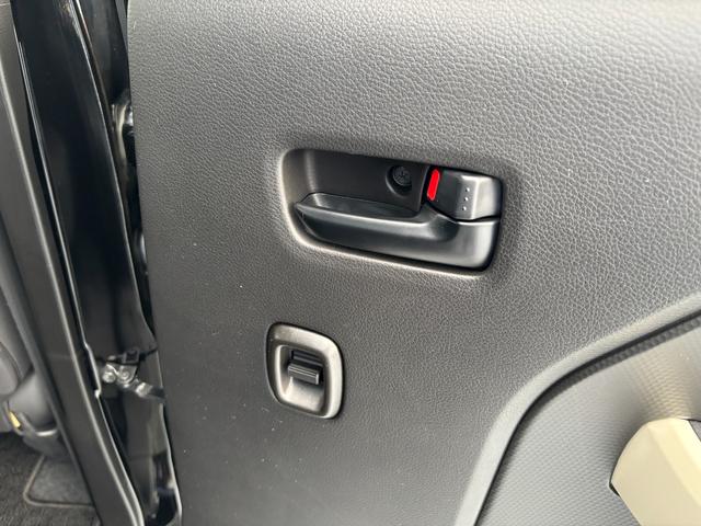 クロスビー ＨＹＢＲＩＤ　ＭＸ　３型　／　社用車　黒／白ツートンカラー　フロントシートヒーター　オートライト　パワーウインドー　キーレスエントリー　パドルシフト　純正１６インチアルミホイール　シート下収納ＢＯＸ　スズキ認定中古車　全国保証（37枚目）