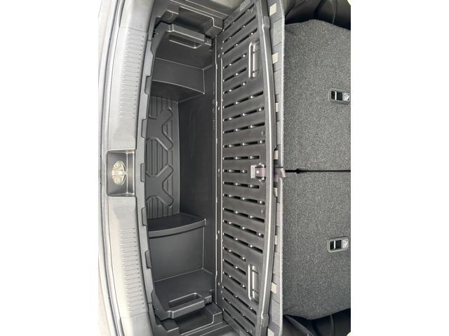 クロスビー ＨＹＢＲＩＤ　ＭＸ　３型　／　社用車　黒／白ツートンカラー　フロントシートヒーター　オートライト　パワーウインドー　キーレスエントリー　パドルシフト　純正１６インチアルミホイール　シート下収納ＢＯＸ　スズキ認定中古車　全国保証（45枚目）