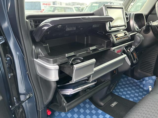 ���N���̒��ÎԂ͎c���^���[���ɂčw�����邱�Ƃ��o���܂��B�ڂ����̓X�^�b�t�܂ł��\���t���������܂��B