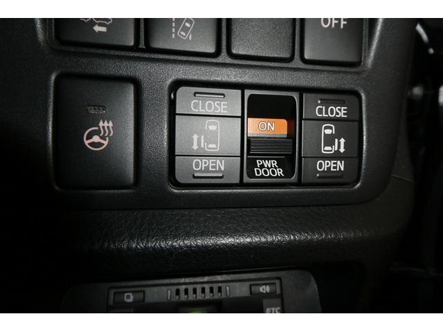 エスクァイア ハイブリッドＧｉプレミアムパッケジブラックテーラード　誤発進抑制機能　ＡＣ１００Ｖ　Ｂカメラ　スマートキー　ナビ＆ＴＶ　イモビライザー　ＬＥＤランプ　ＥＴＣ車載器　クルーズコントロール　アルミ　地デジ　横滑り防止装置　キーレス　ＡＢＳ　ＤＶＤ再生（22枚目）