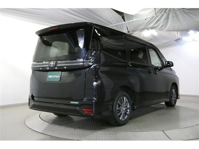 ヴォクシー Ｓ－Ｇ　フルフラット　Ｒカメラ　ミュージックプレイヤー接続可　メモリーナビ　アルミホイル　ＬＥＤヘッドランプ　横滑り防止装置　スマートキ　キーレスエントリー　３列シート　ナビ＆ＴＶ　フルセグテレビ　ＥＴＣ（9枚目）