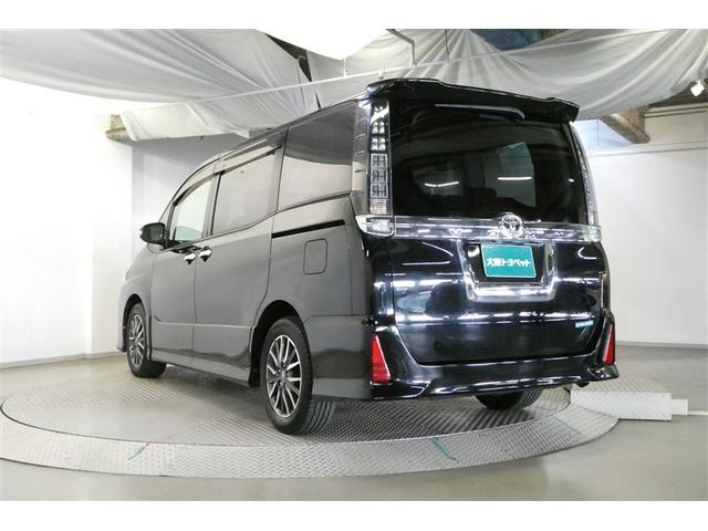 ヴォクシー ＺＳ　両電動スライドドア　地デジ　盗難防止システム　オートエアコン　ダブルエアバッグ　ＤＶＤ再生可　ＥＴＣ　ＬＥＤヘッドライト　キーレスエントリー　メモリーナビ　ナビＴＶ　３列シート　リアオートエアコン（6枚目）