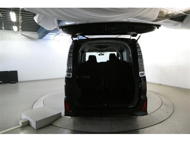 ヴォクシー ＺＳ　両電動スライドドア　地デジ　盗難防止システム　オートエアコン　ダブルエアバッグ　ＤＶＤ再生可　ＥＴＣ　ＬＥＤヘッドライト　キーレスエントリー　メモリーナビ　ナビＴＶ　３列シート　リアオートエアコン（9枚目）