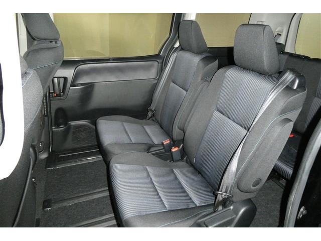 ヴォクシー ＺＳ　両電動スライドドア　地デジ　盗難防止システム　オートエアコン　ダブルエアバッグ　ＤＶＤ再生可　ＥＴＣ　ＬＥＤヘッドライト　キーレスエントリー　メモリーナビ　ナビＴＶ　３列シート　リアオートエアコン（13枚目）