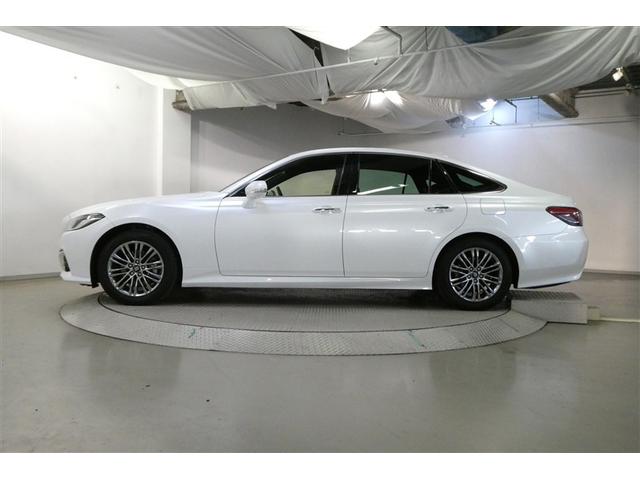 クラウンハイブリッド Ｓ　バックガイドモニター　メモリーナビゲーション　地デジＴＶ　ＥＴＣ車載器　電動シート　ＬＥＤヘッド　イモビライザー　メディアプレイヤー接続　横滑り防止装置　スマートキー　キーフリー　アルミホイール（4枚目）