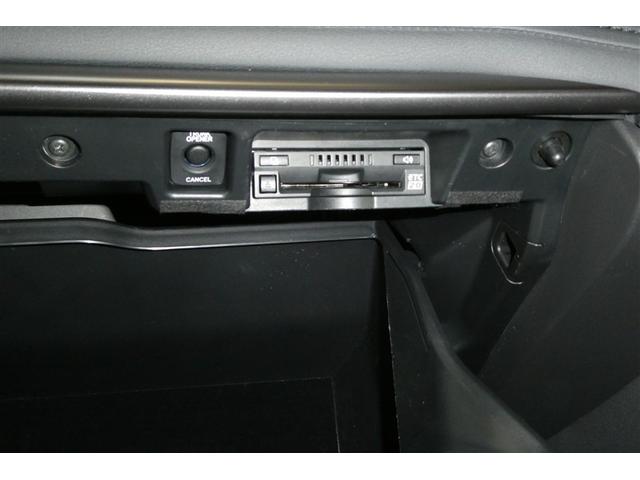 クラウンハイブリッド Ｓ　バックガイドモニター　メモリーナビゲーション　地デジＴＶ　ＥＴＣ車載器　電動シート　ＬＥＤヘッド　イモビライザー　メディアプレイヤー接続　横滑り防止装置　スマートキー　キーフリー　アルミホイール（31枚目）