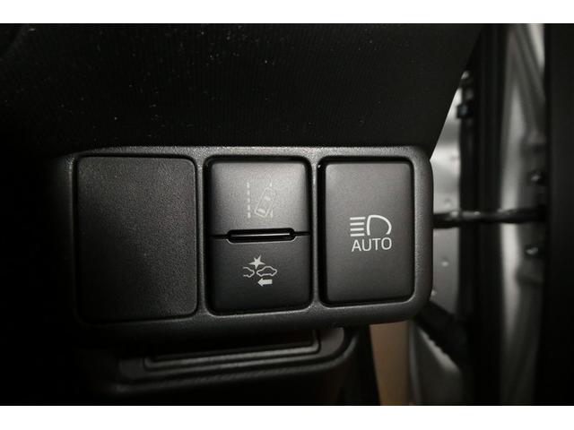 アクア Ｓ　キーレスエントリ　イモビ　ナビ＆ＴＶ　オートエアコン　デュアルエアバック　ＥＳＣ　Ｂカメラ　パワーウィンドウ　ＡＵＸ端子　ＥＴＣ　ＳＲＳ　ワンセグＴＶ　パワーステアリング　ＡＢＳ　メモリーナビ（30枚目）