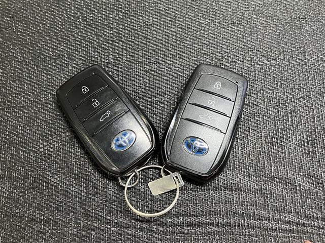 ハリアーハイブリッド Z アルミホイル リヤカメラ ドライブレコーダ 電動パワーシート Aクルコン フルセグテレビ AUX LEDライト 盗難防止装置 横滑り防止機能 ナビTV キーレス ETC付 スマートキー ABS(38枚目)