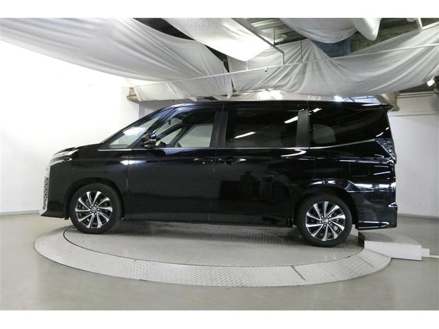 ヴォクシー Ｓ－Ｚ　ＤＶＤ再生機能　スマートキープッシュスタート　両側電動パワースライドドア　パワーウインドウ　ＥＴＣ車載器　ＬＥＤライト　デュアルエアコン　アルミホイール　盗難防止装置　横滑り防止機能　キーフリー（4枚目）