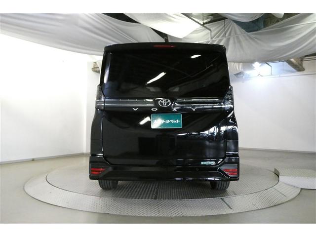 ヴォクシー Ｓ－Ｚ　ＤＶＤ再生機能　スマートキープッシュスタート　両側電動パワースライドドア　パワーウインドウ　ＥＴＣ車載器　ＬＥＤライト　デュアルエアコン　アルミホイール　盗難防止装置　横滑り防止機能　キーフリー（7枚目）