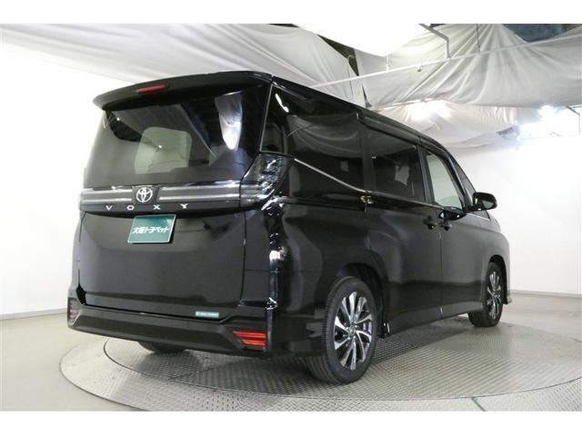 ヴォクシー Ｓ－Ｚ　ＤＶＤ再生機能　スマートキープッシュスタート　両側電動パワースライドドア　パワーウインドウ　ＥＴＣ車載器　ＬＥＤライト　デュアルエアコン　アルミホイール　盗難防止装置　横滑り防止機能　キーフリー（8枚目）